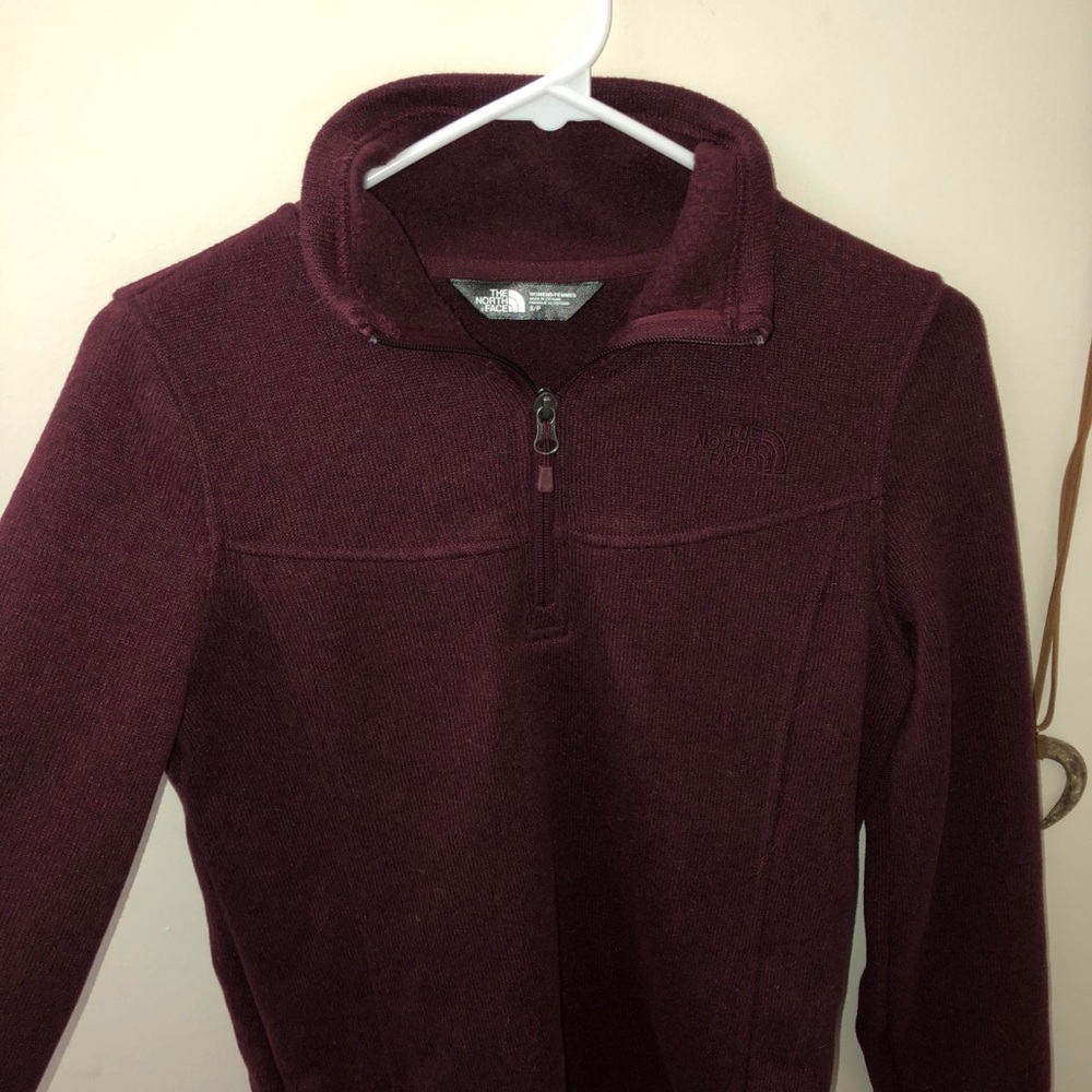 North face maroon pullover